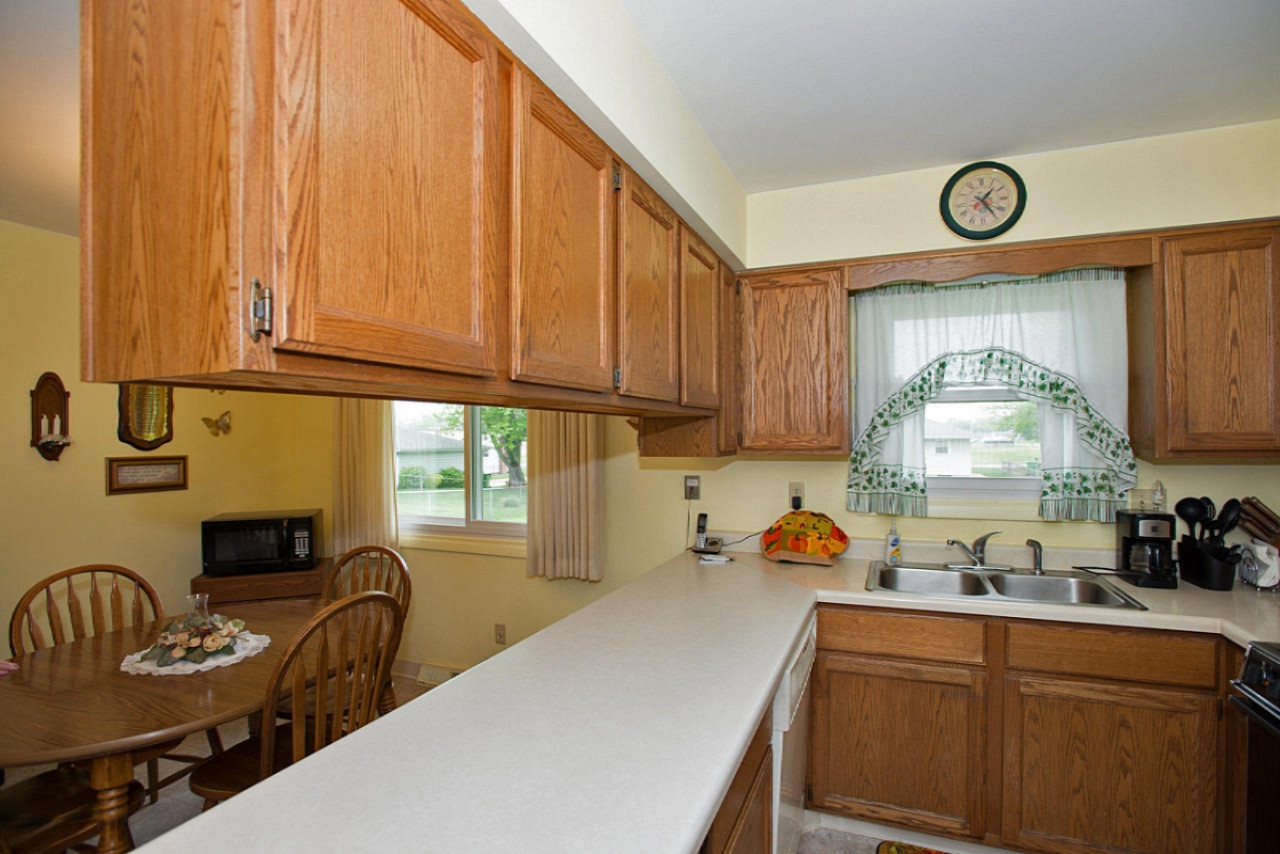 334 North 28th Street Springfield, MI 49037 - Photo 10 of 26 N 28th-16