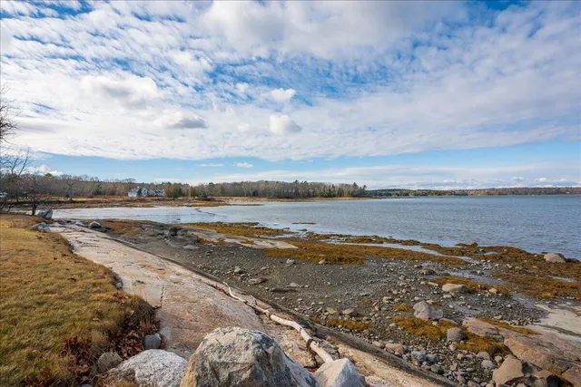 $479,000 | 524 Back Cove, Waldoboro, ME 04572