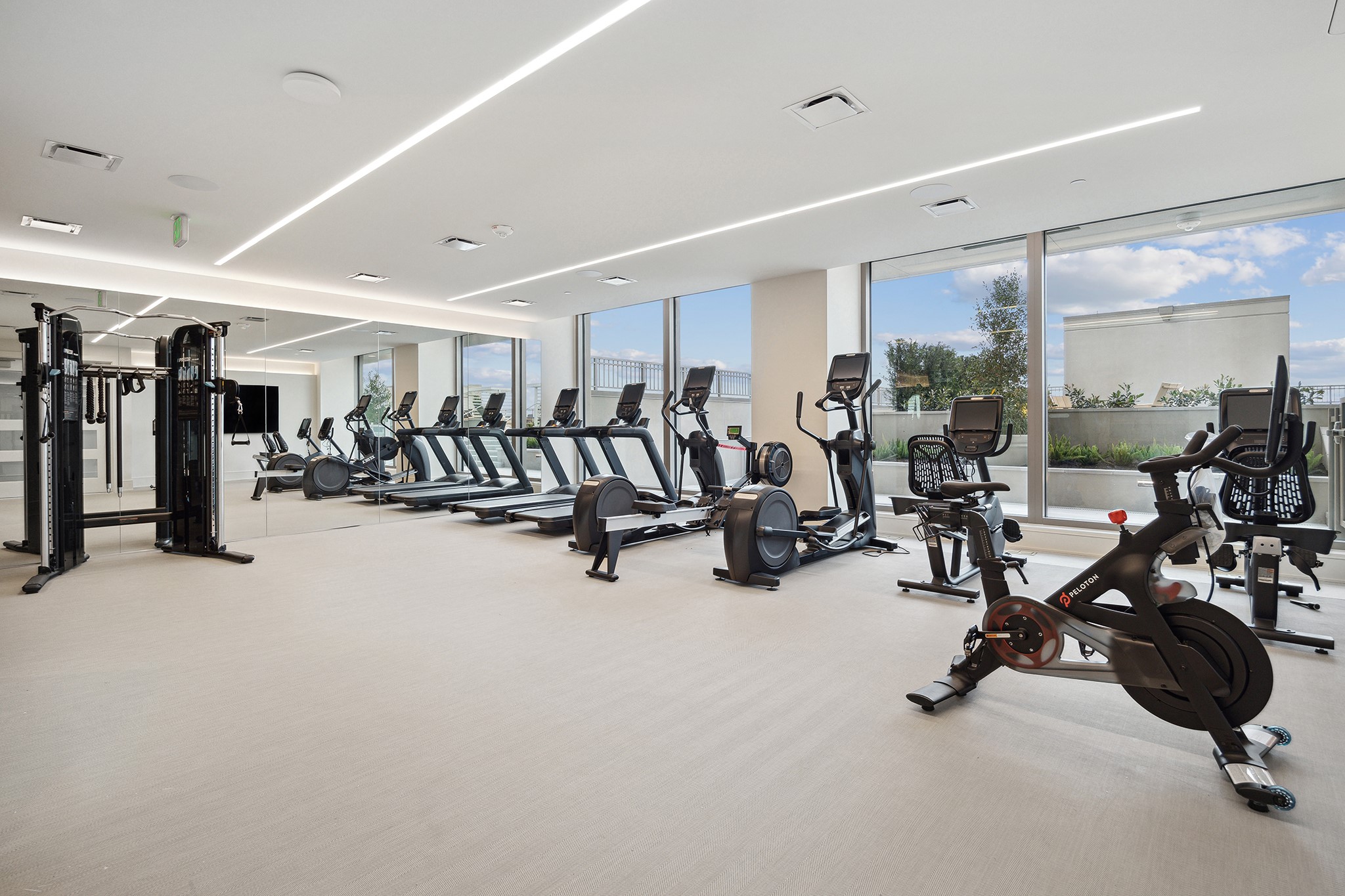 5656 San Felipe Street, Unit 1205 Houston, TX 77056 - Photo 11 of 45 a view of a room with gym equipment