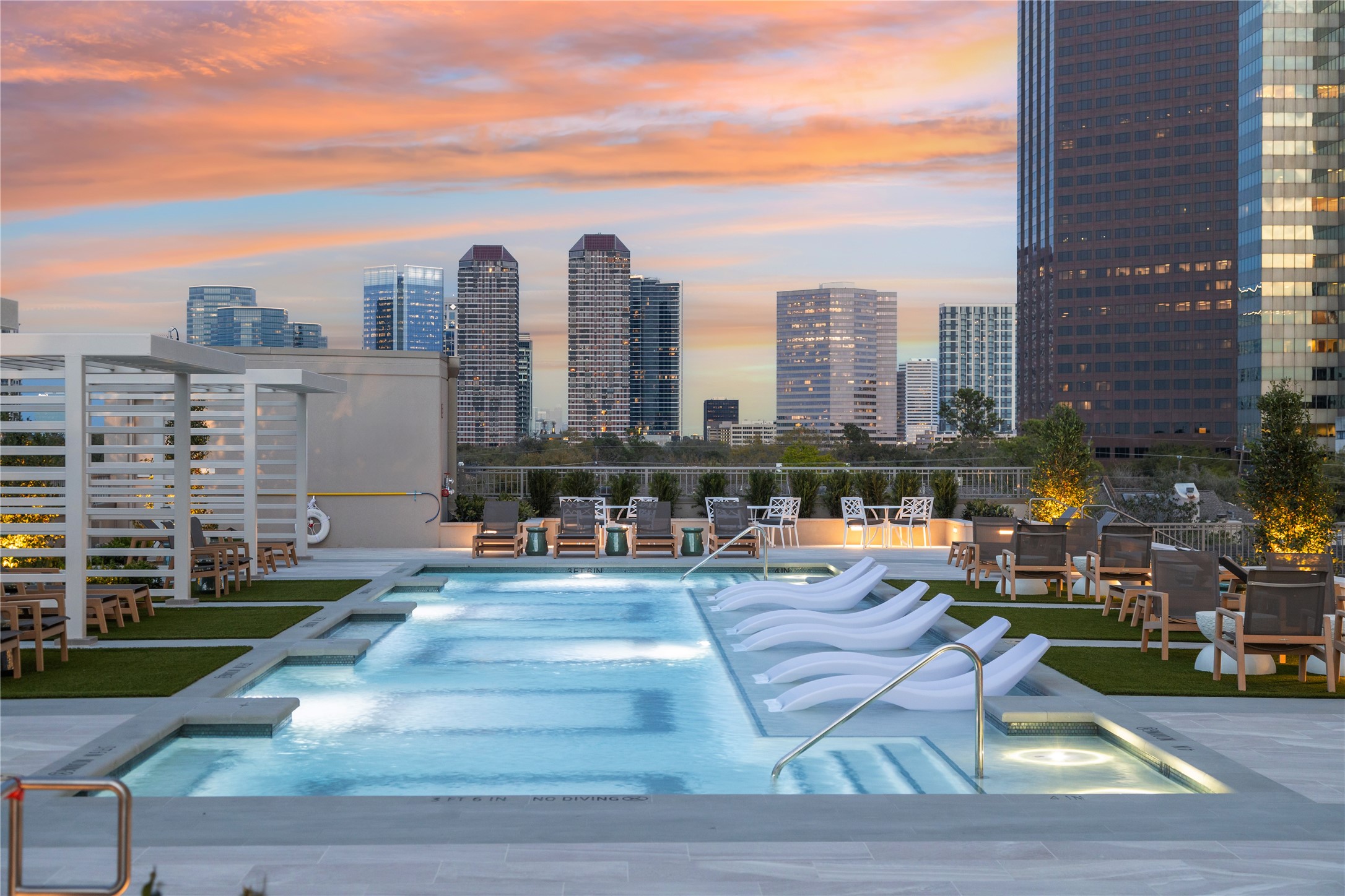 5656 San Felipe Street, Unit 1205 Houston, TX 77056 - Photo 12 of 45 a view of a city with tall buildings