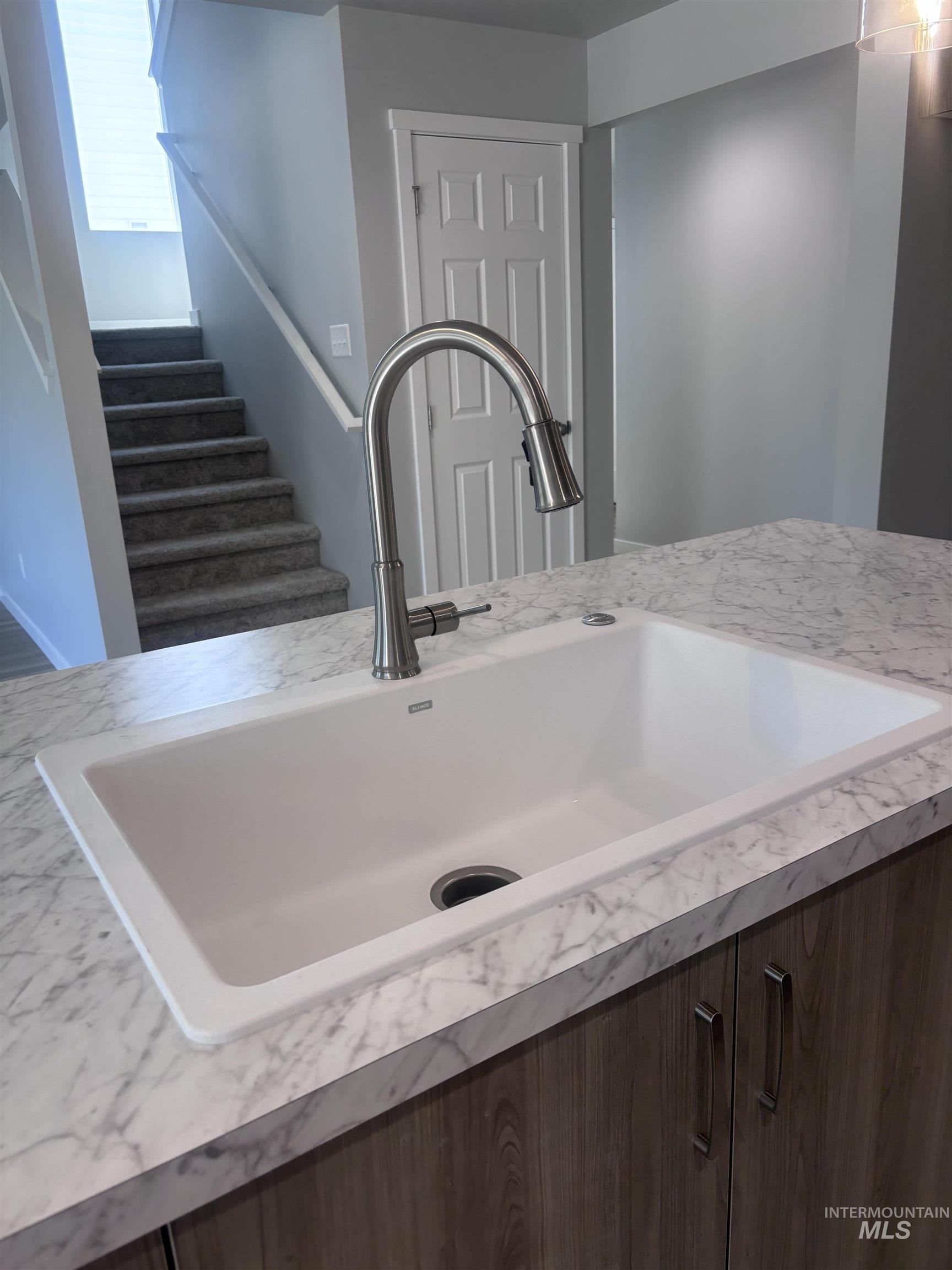 2374 West Fallon Loop Nampa, ID 83651 - Photo 4 of 28 Farmhouse Sink