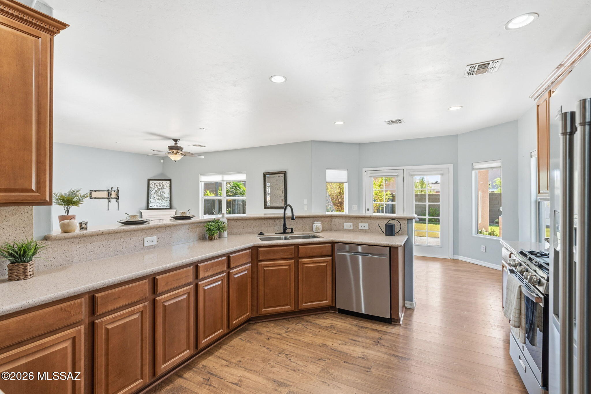 3614 East Canter Road Tucson, AZ 85739 - Photo 16 of 41 Kitchen