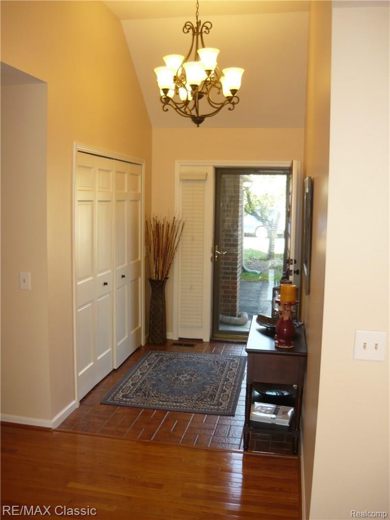 850 Augusta Drive Rochester, MI 48309 - Photo 10 of 36 Foyer 2.JPG
