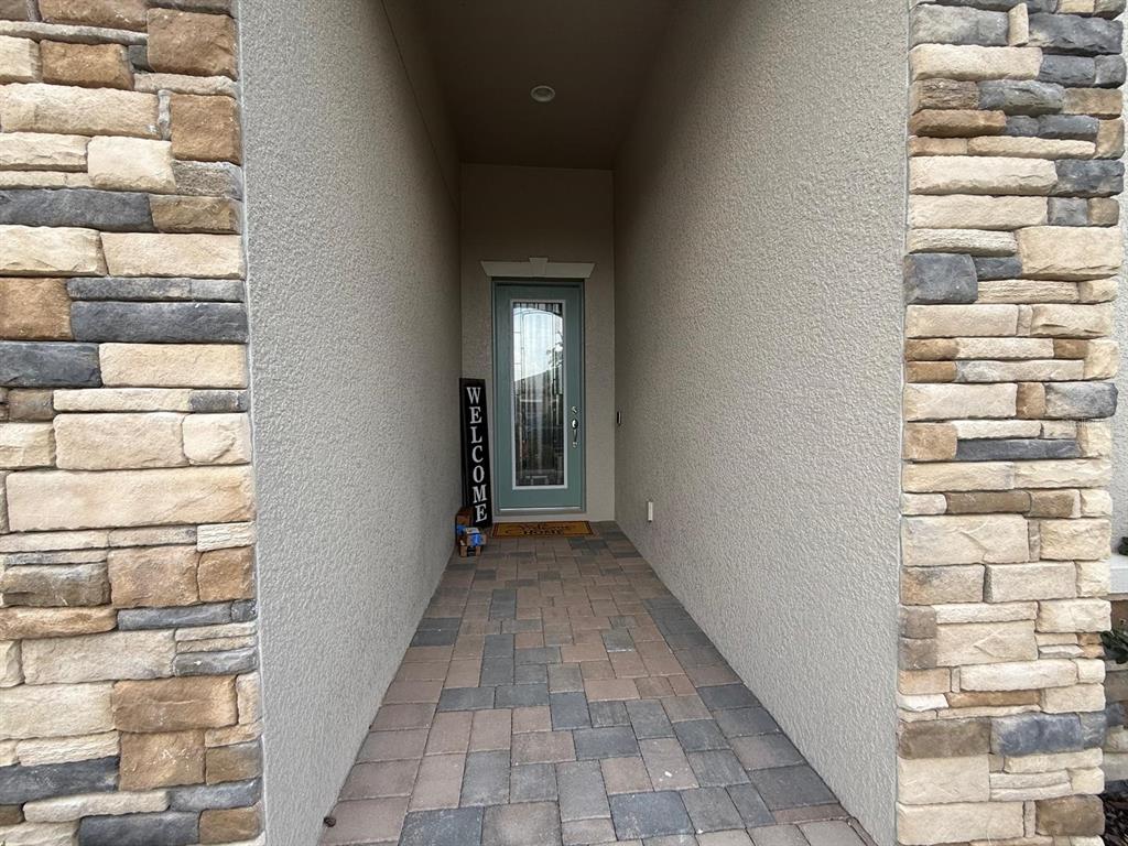 11122 Rustic Timber Loop San Antonio, FL 33576 - Photo 4 of 29