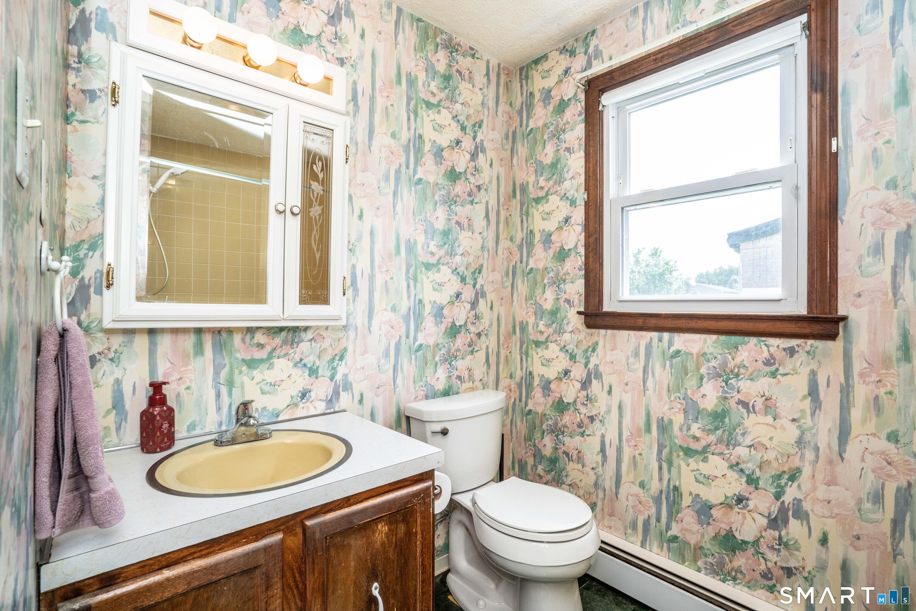 37 Rutherford Street New Britain, CT 06051 - Photo 11 of 24