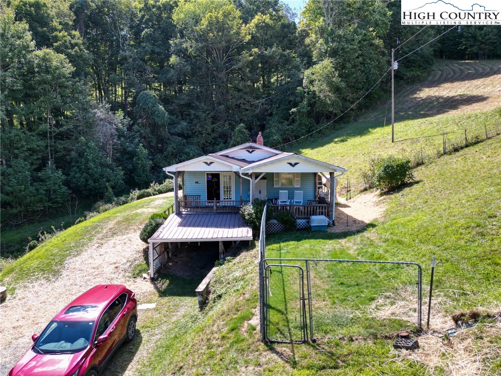 314 Andy Hicks Road Banner Elk, NC 28604 - Photo 2 of 30 Gallery Image 2