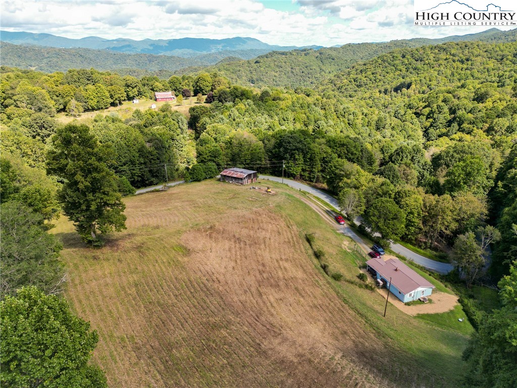 314 Andy Hicks Road Banner Elk, NC 28604 - Photo 9 of 30 Gallery Image 9