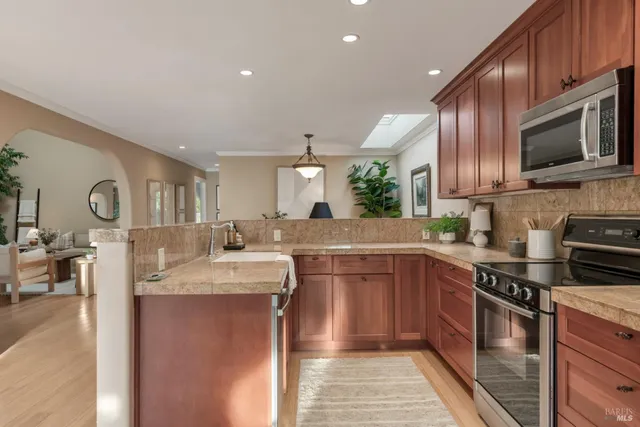 $925,000 | 327 Buttercup Court, Sonoma, CA 95476