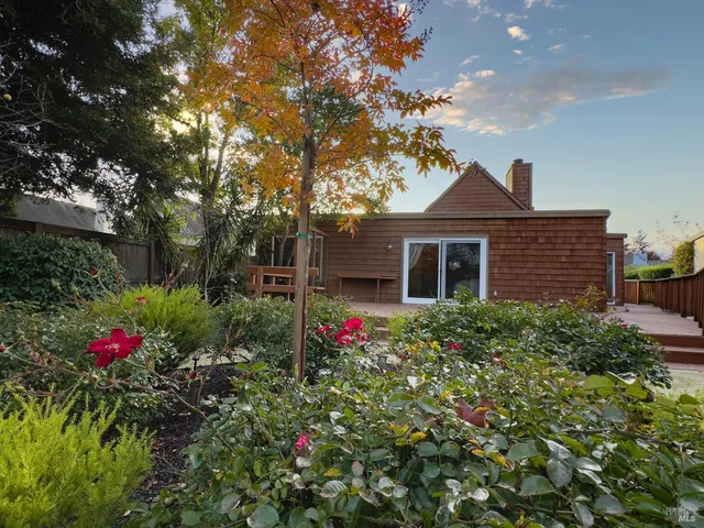 $925,000 | 327 Buttercup Court, Sonoma, CA 95476