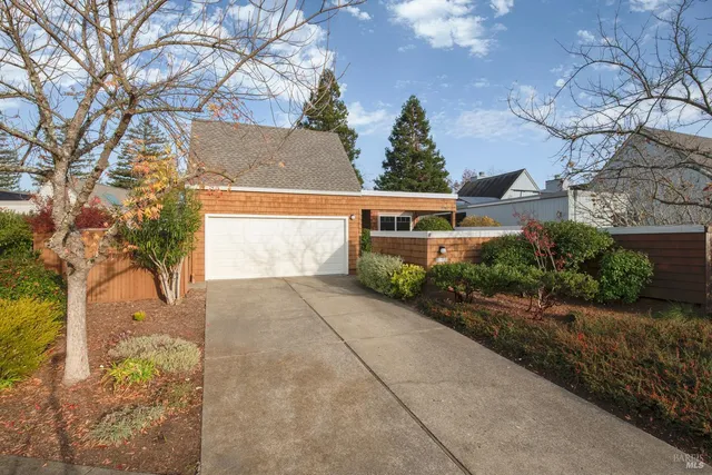 $925,000 | 327 Buttercup Court, Sonoma, CA 95476