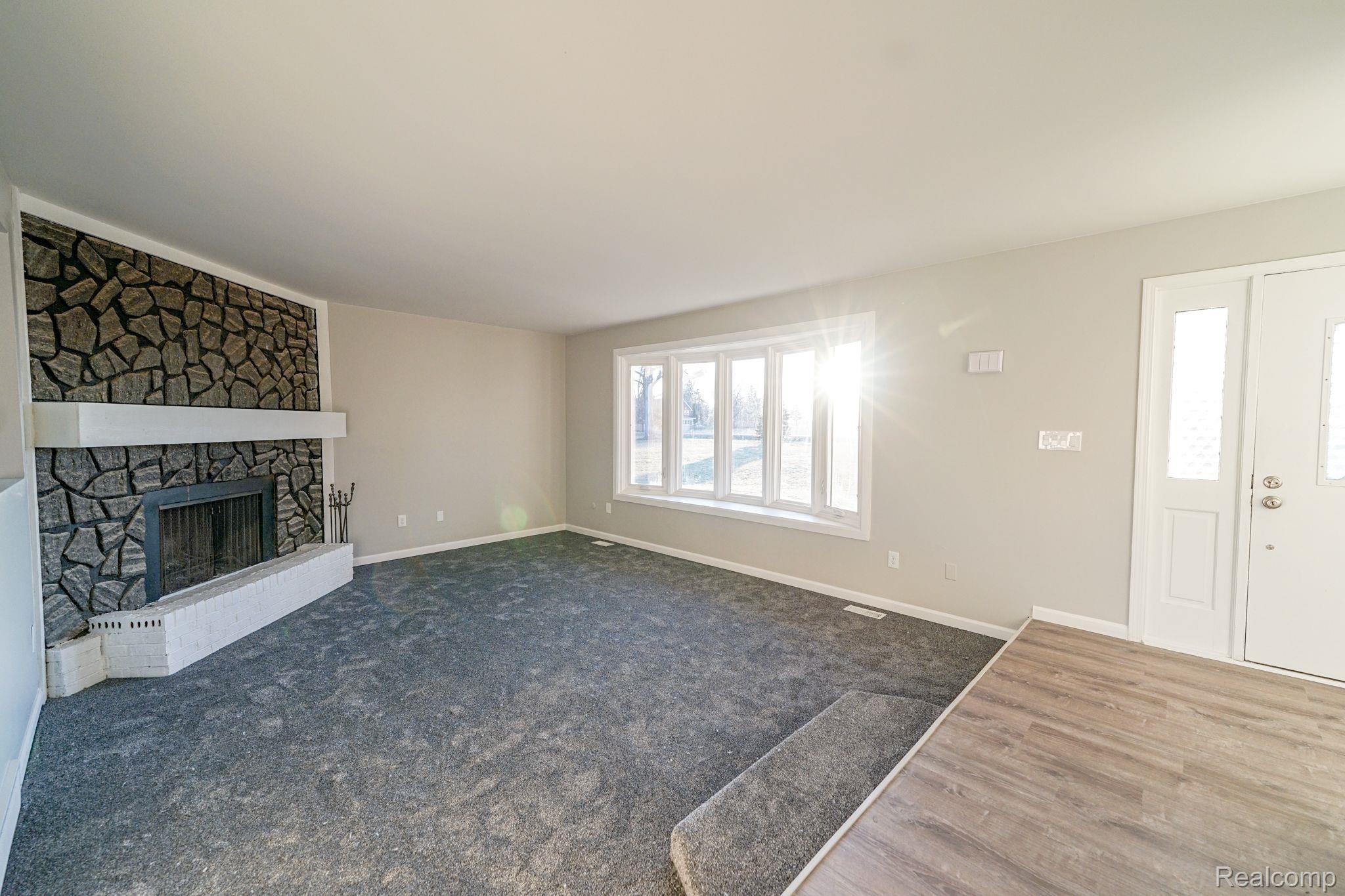 6052 North Seymour Road Owosso, MI 48867 - Photo 8 of 26 Gallery Image 8
