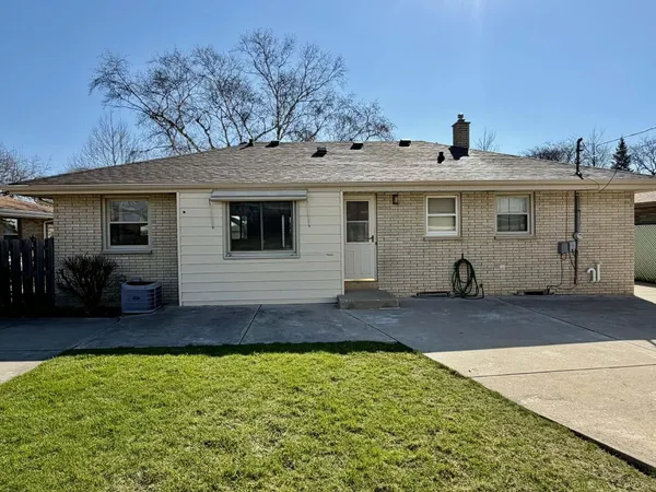 $284,900 | 3904 Wilshire Drive, Racine, WI 53402