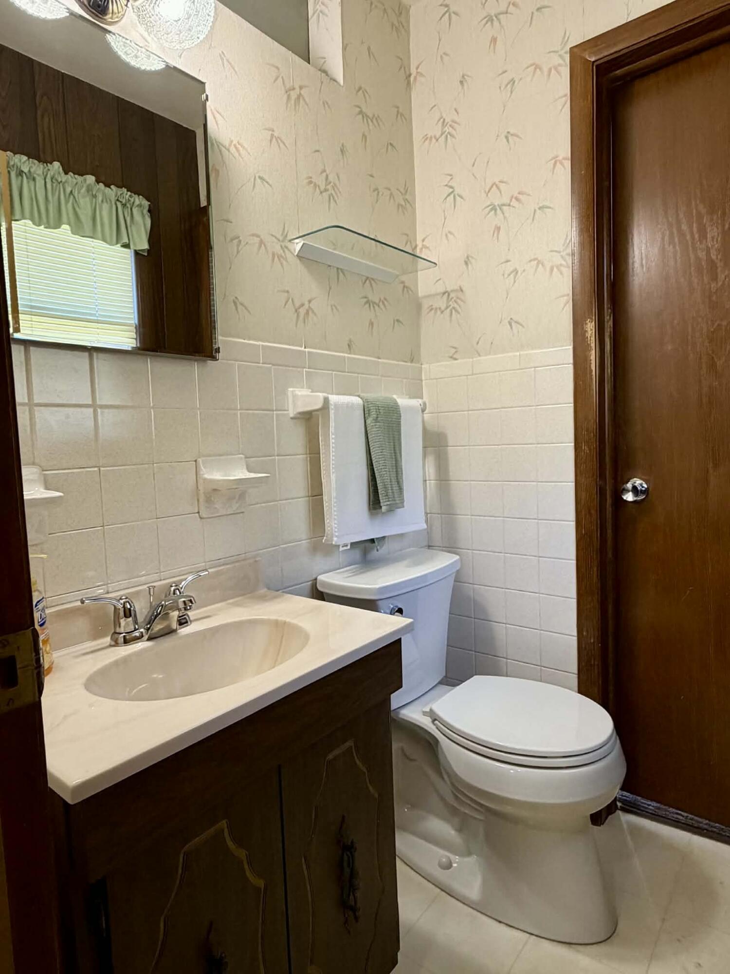 3904 Wilshire Drive Racine, WI 53402 - Photo 35 of 38 f06d1e8f-e4e0-4390-8c75-d94f17b7c4e7