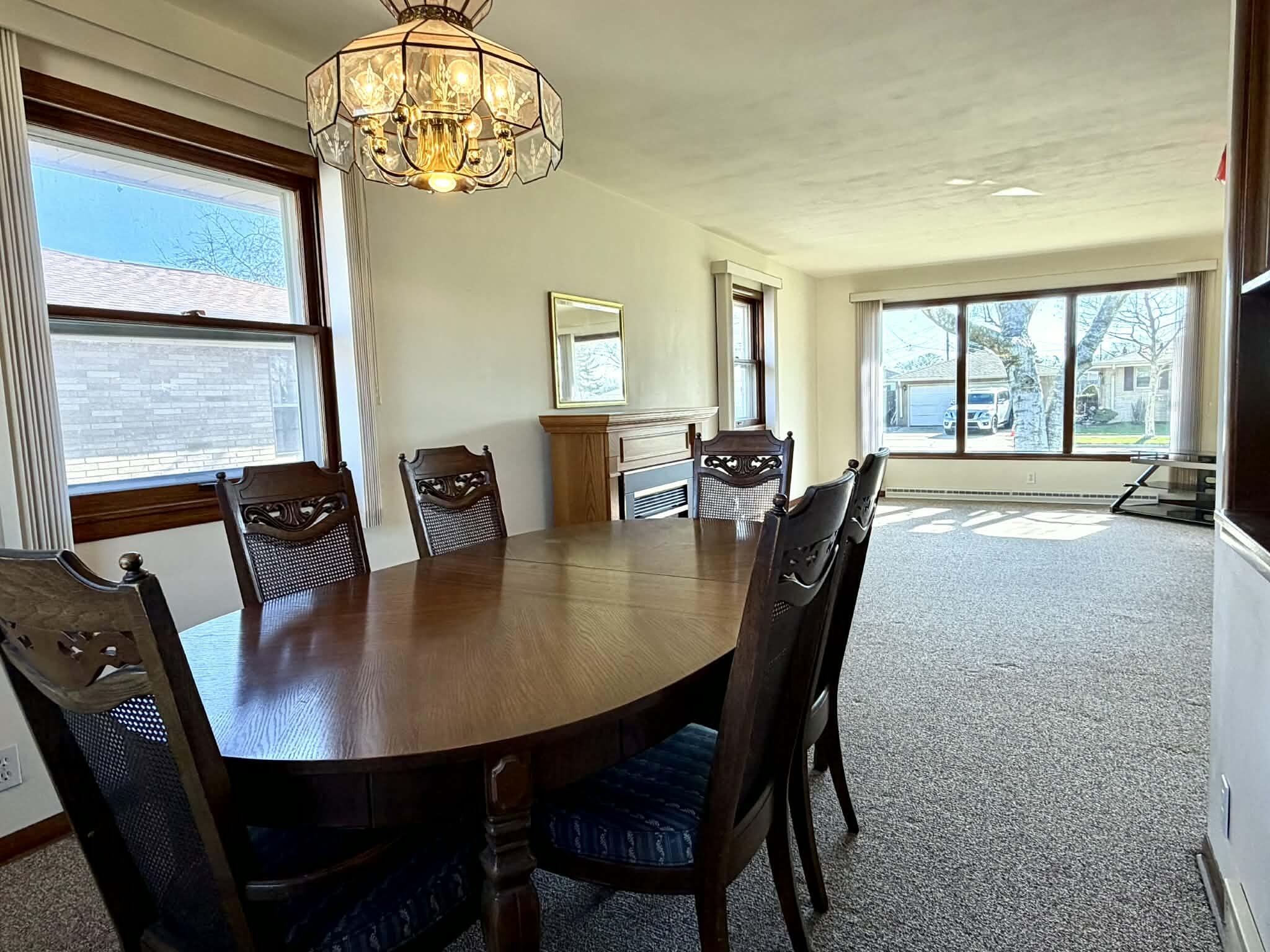 3904 Wilshire Drive Racine, WI 53402 - Photo 6 of 38 c6067331-93d0-48b1-9a5f-a6a81c0a5d8a