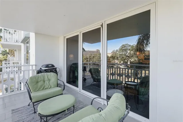 $655,000 | 700 Beach Drive Northeast, Unit 302, St. Petersburg, FL 33701