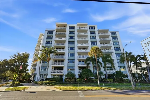 $655,000 | 700 Beach Drive Northeast, Unit 302, St. Petersburg, FL 33701