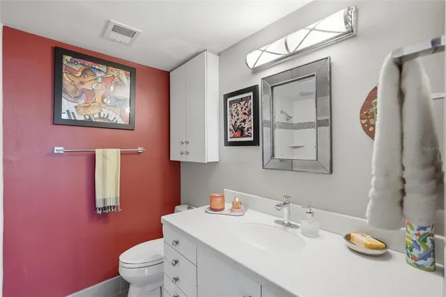 $655,000 | 700 Beach Drive Northeast, Unit 302, St. Petersburg, FL 33701