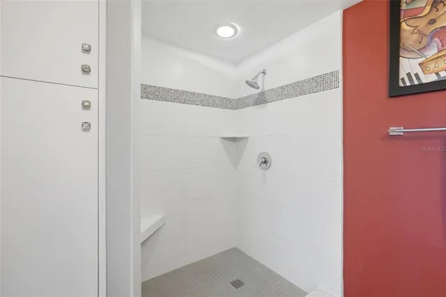 $655,000 | 700 Beach Drive Northeast, Unit 302, St. Petersburg, FL 33701