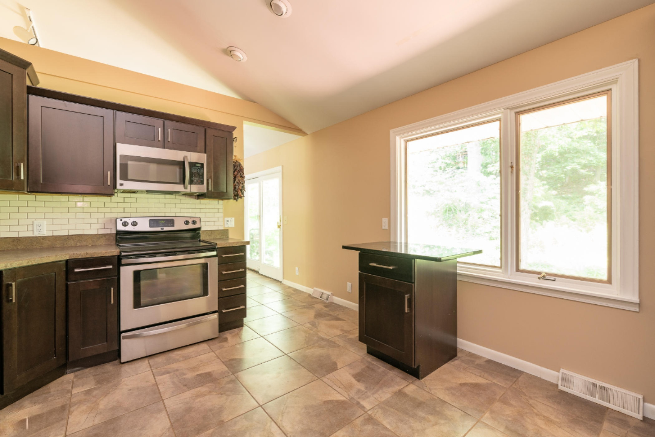 2420 Angling Road Kalamazoo, MI 49008 - Photo 12 of 57 2420 Angling-12