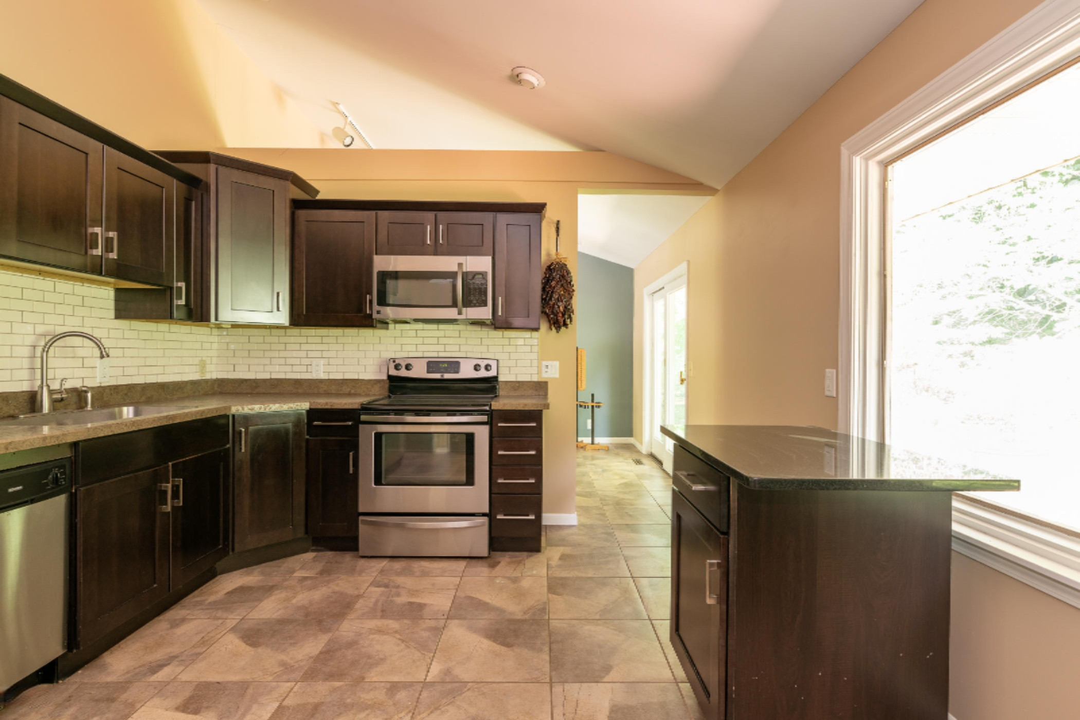 2420 Angling Road Kalamazoo, MI 49008 - Photo 13 of 57 2420 Angling-13