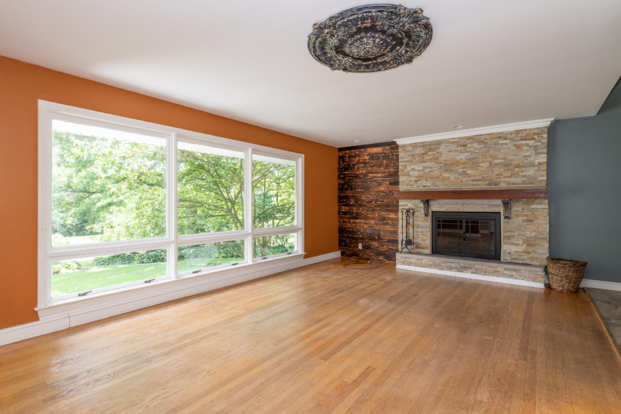 2420 Angling Road Kalamazoo, MI 49008 - Photo 4 of 57 2420 Angling-4