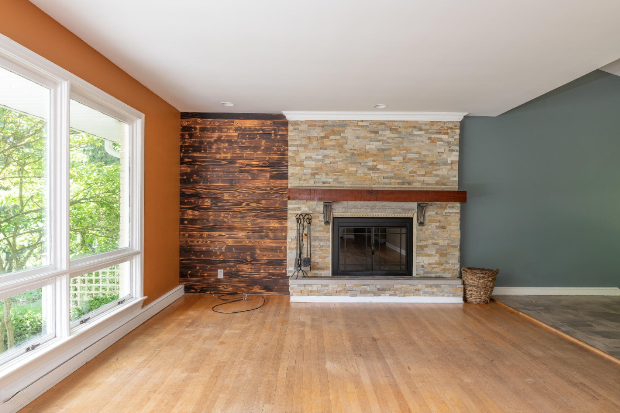 2420 Angling Road Kalamazoo, MI 49008 - Photo 5 of 57 2420 Angling-5