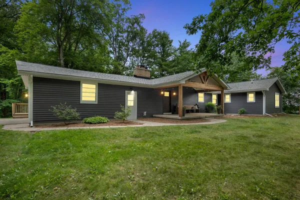 $584,000 | 1059 Cumberland Avenue Southeast, Lowell, MI 49331