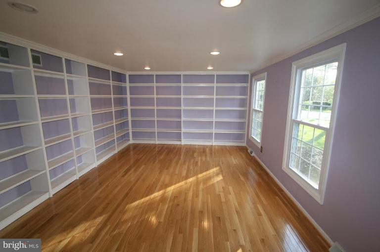 9303 Mellenbrook Road Columbia, MD 21045 - Photo 3 of 14 Living Room