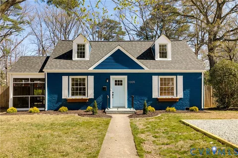 a house view with a outdoor space