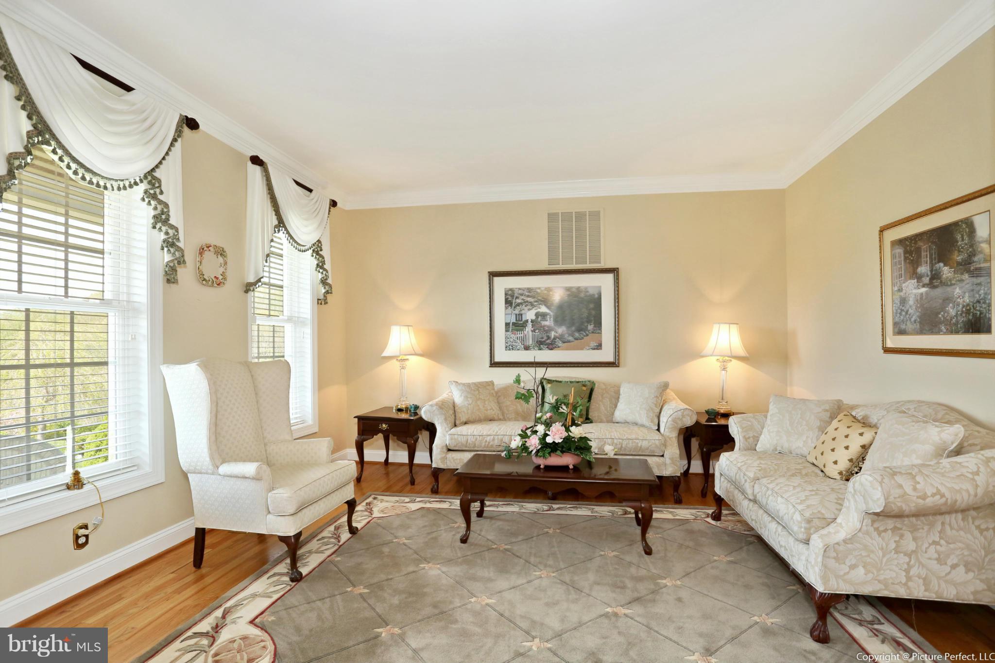 4175 Harrisville Road Mount Airy, MD 21771 - Photo 8 of 30 Living Room