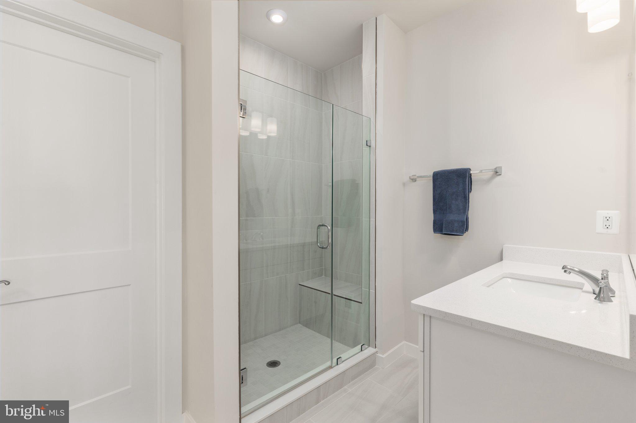 44485 Wolfhound Square Ashburn, VA 20147 - Photo 19 of 31 Owner Bathroom | Upper Level
