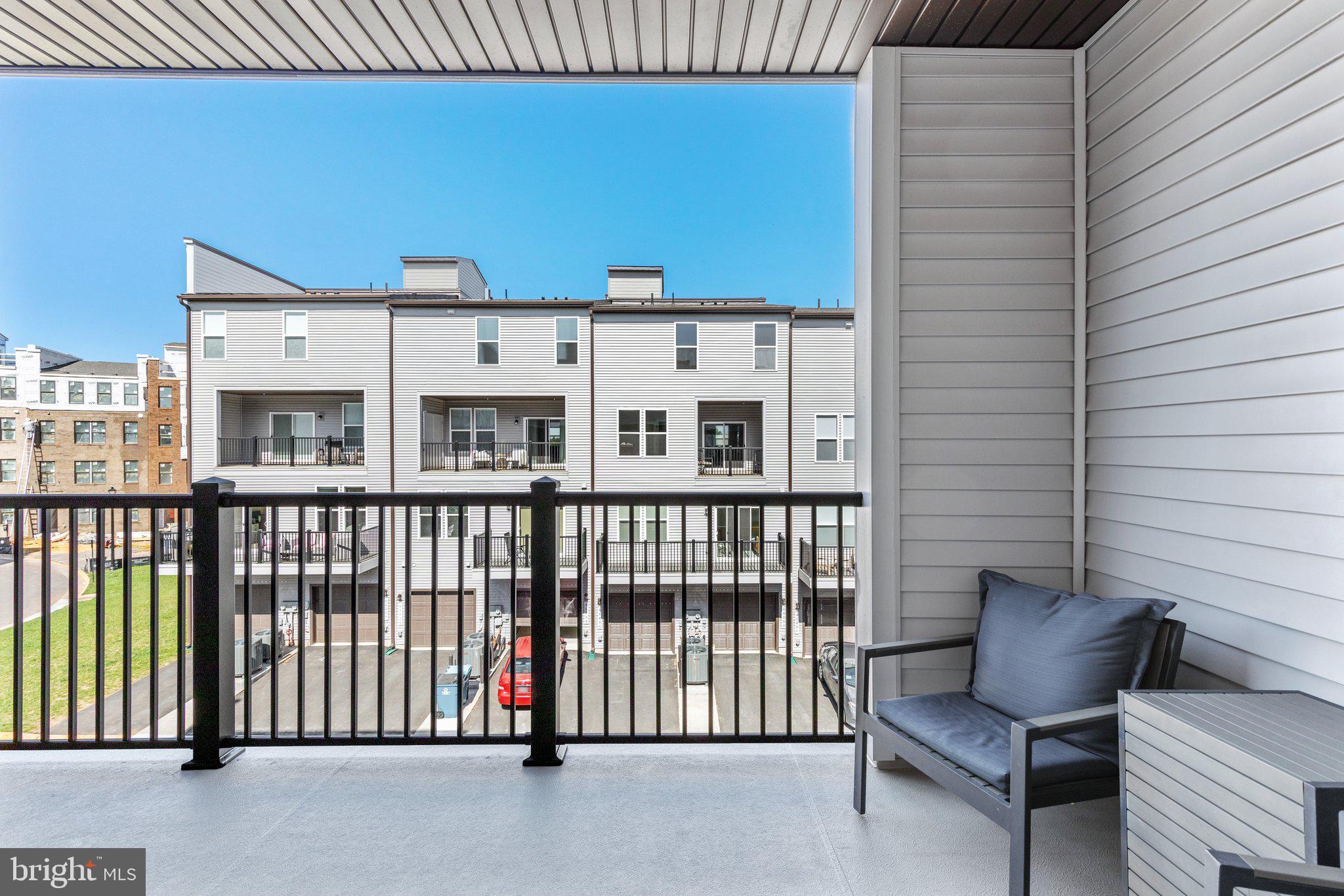 44485 Wolfhound Square Ashburn, VA 20147 - Photo 24 of 31 Covered balcony