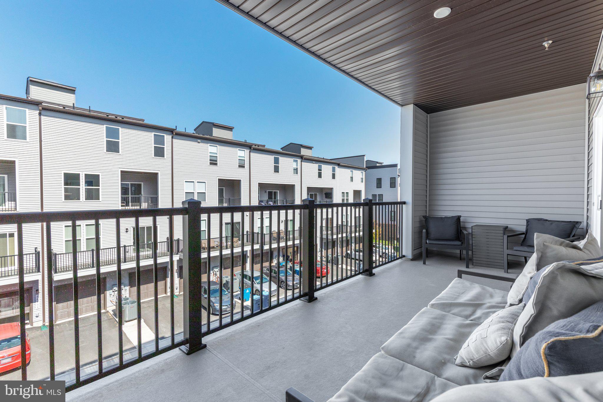44485 Wolfhound Square Ashburn, VA 20147 - Photo 25 of 31 Covered balcony
