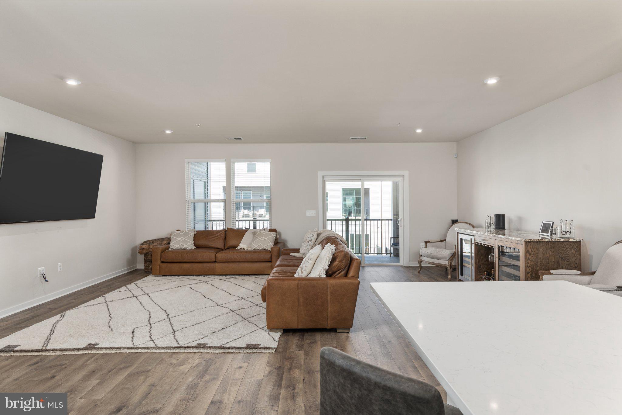 44485 Wolfhound Square Ashburn, VA 20147 - Photo 7 of 31 Living Room | Main Level