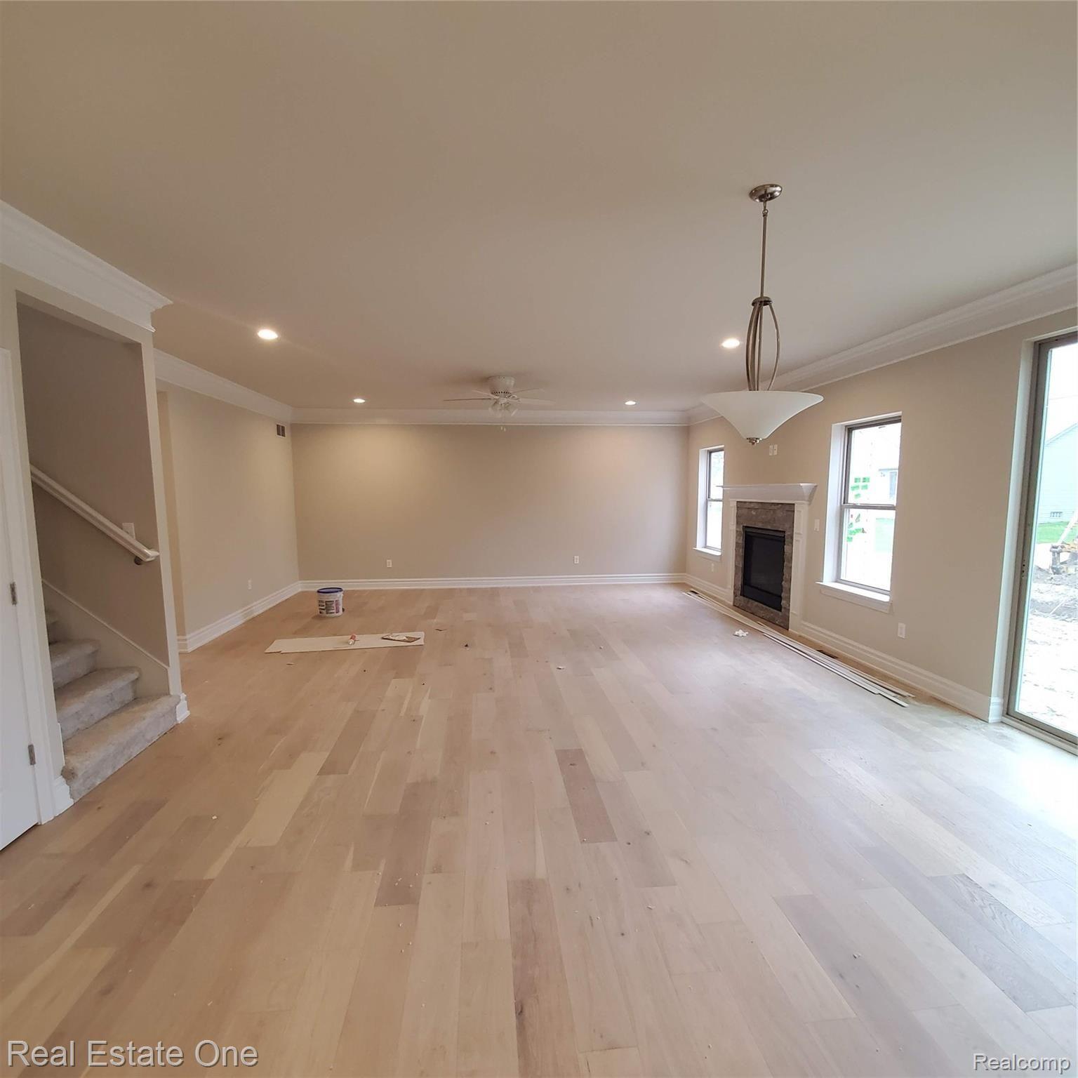 3119 Bathurst Avenue Rochester, MI 48309 - Photo 6 of 19 20210428_102045.jpg