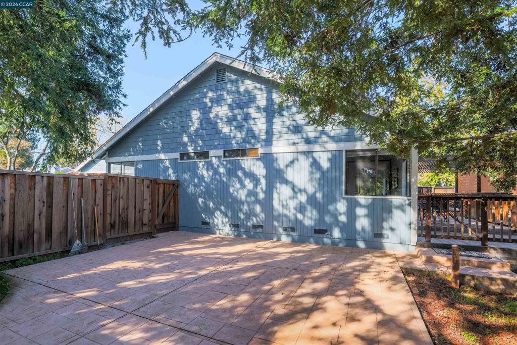 2-2 Donegal Way Martinez, CA 94553 - Photo 24 of 27 Side yard with room to create the space you want