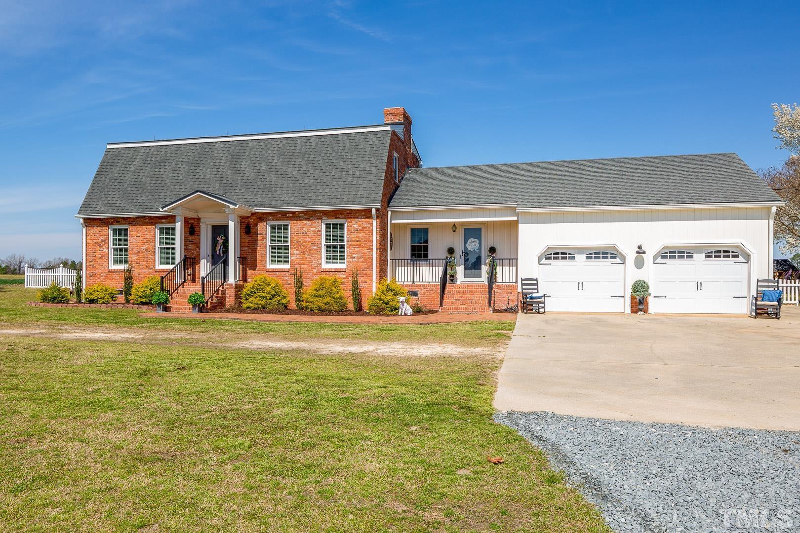 394 Jernigan Loop Road Dunn, NC 28334 - Photo 3 of 39