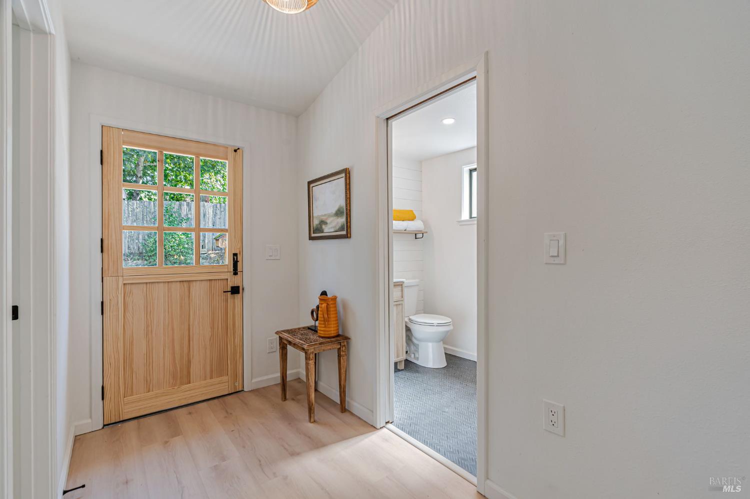 240 Vila Road Forestville, CA 95436 - Photo 5 of 38 Front Entryway