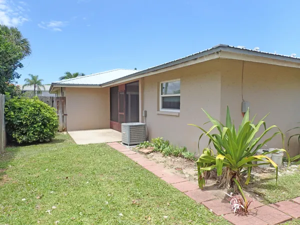 $2,350 | 243 Ocean View Lane, Melbourne, FL 32903