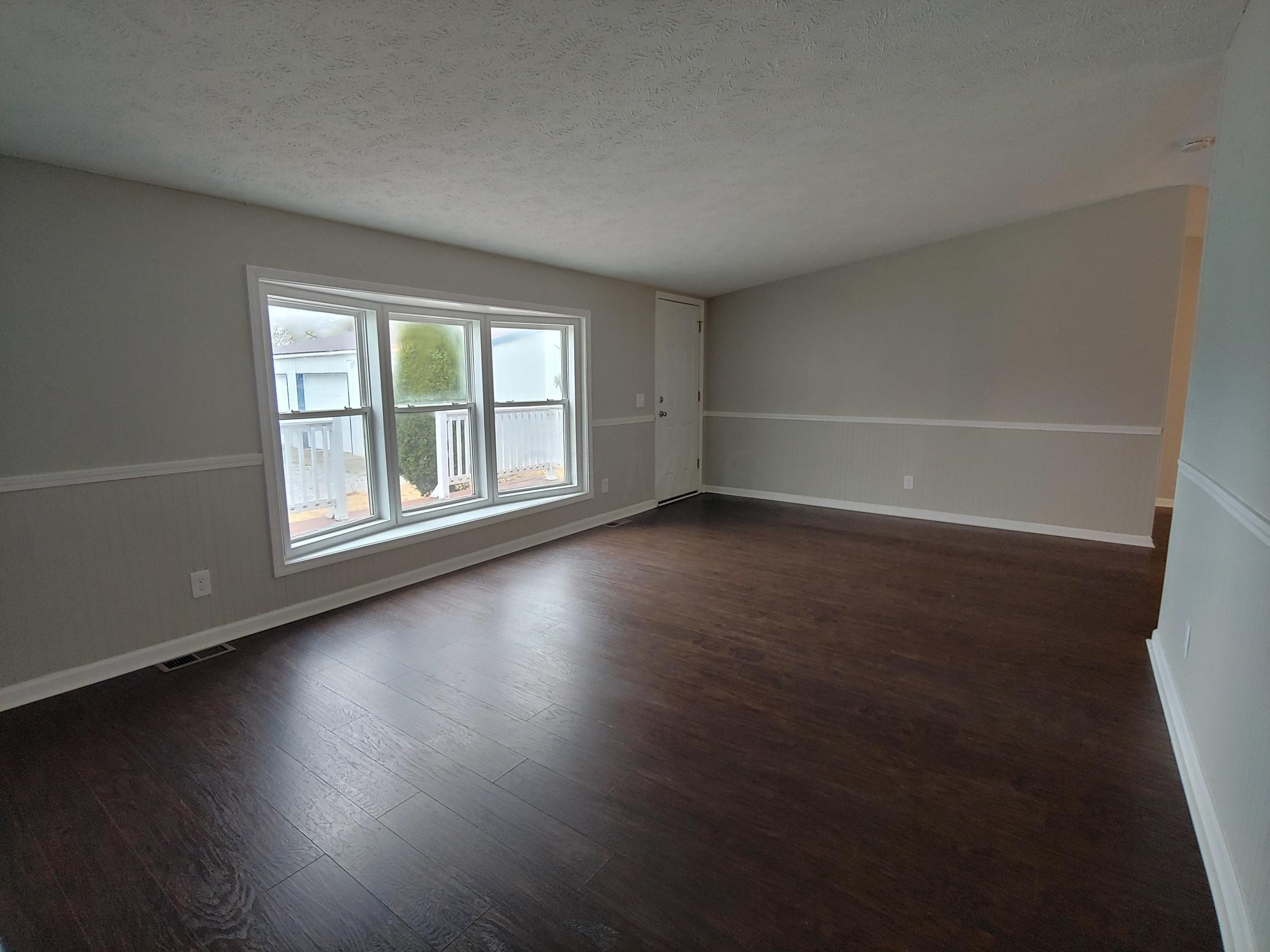161 Sims Road Southwest Pataskala, OH 43062 - Photo 4 of 41