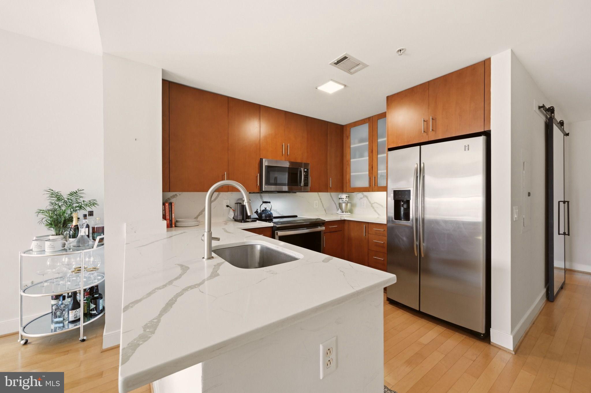 910 M Street Northwest, Unit 403 Washington, DC 20001 - Photo 7 of 31
