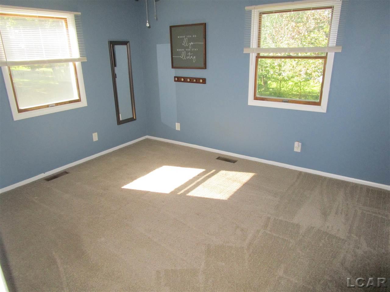 565 Trenton Road Adrian, MI 49221 - Photo 17 of 25 50058462-18.JPG