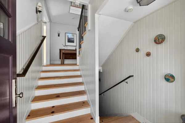 $2,100,000 | 9 Towhee Lane, Truro, MA 02666