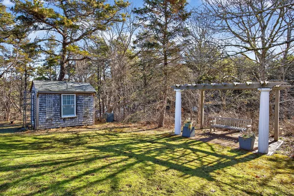 $2,100,000 | 9 Towhee Lane, Truro, MA 02666