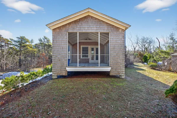 $2,100,000 | 9 Towhee Lane, Truro, MA 02666