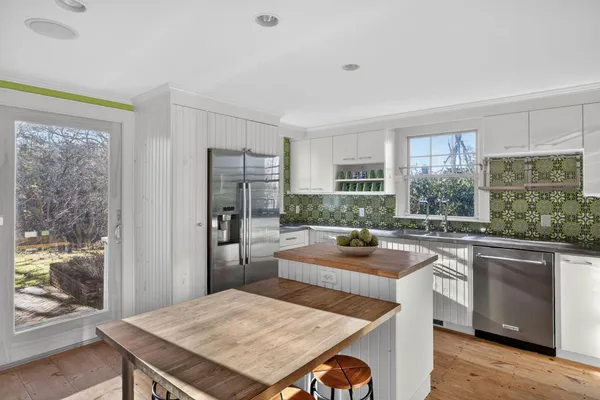 $2,100,000 | 9 Towhee Lane, Truro, MA 02666