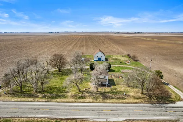 $214,900 | 3147 County Road 400 East, Fisher, IL 61843