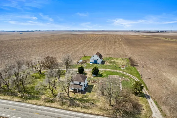 $214,900 | 3147 County Road 400 East, Fisher, IL 61843