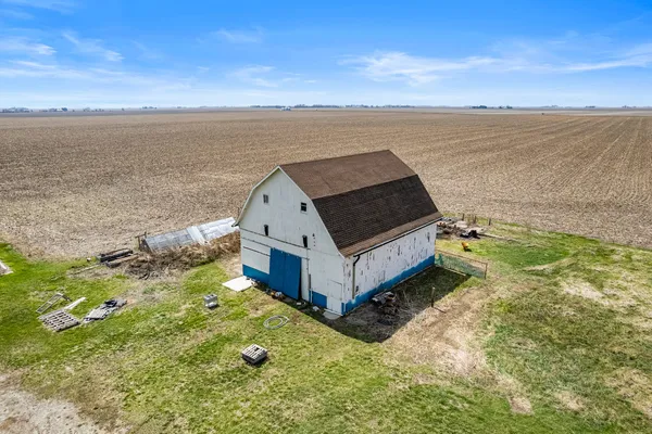 $214,900 | 3147 County Road 400 East, Fisher, IL 61843
