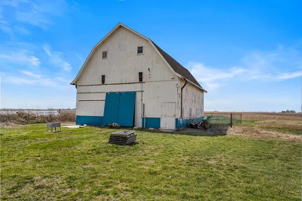 $214,900 | 3147 County Road 400 East, Fisher, IL 61843